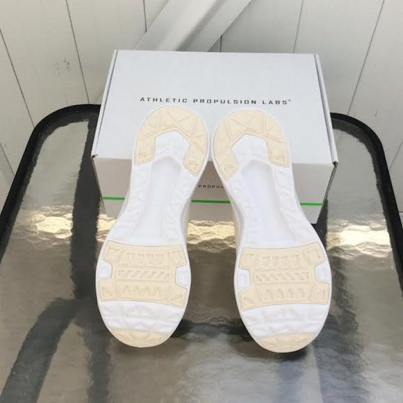 NWB APL Women’s Techloom Bliss Sneakers, Size 8.5 - Picture 4 of 4